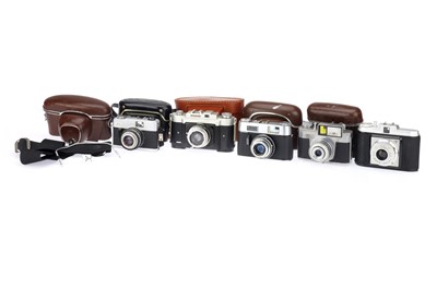 Lot 372 - A Selection of Cameras