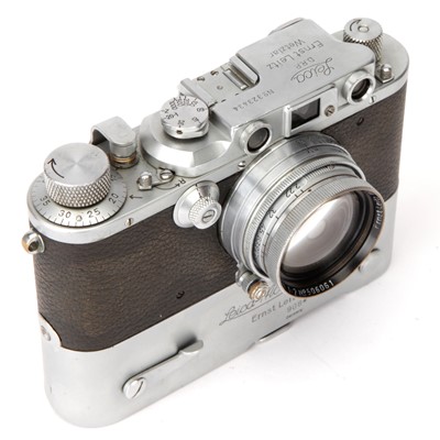 Lot 10 - A Leica IIIb Rangefinder Camera