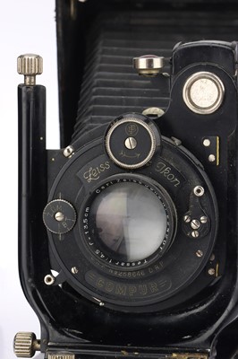 Lot 337 - A Selection of Zeiss Ikon Cameras & Accessories