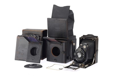 Lot 337 - A Selection of Zeiss Ikon Cameras & Accessories