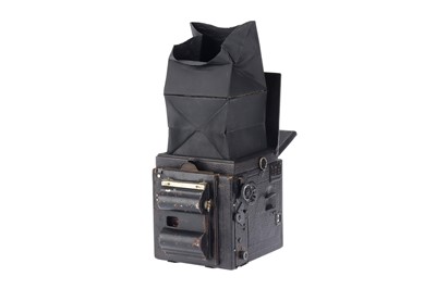Lot 337 - A Selection of Zeiss Ikon Cameras & Accessories