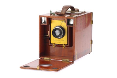 Lot 466 - A Houghton Holborn Ilex No.8 DeLuxe 3¼×4¼'' Falling Plate Camera