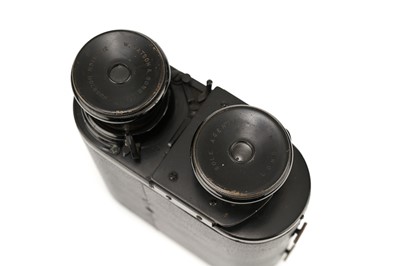 Lot 325 - A Bloch Leon Physiographe Stereo 'Binocular' Camera