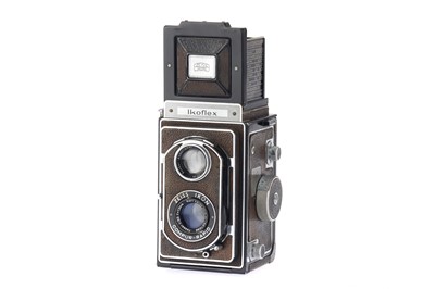 Lot 220 - A Zeiss Ikon Ikoflex 852/16 Medium Format TLR Camera