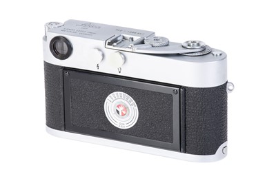 Lot 17 - A Leica M2 Rangefinder Camera Body