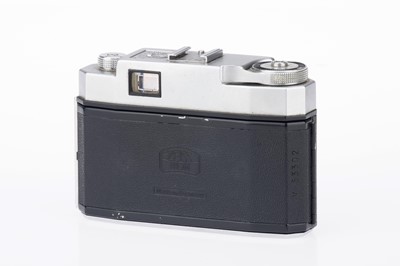 Lot 105 - A Zeiss Ikon Contina 35mm Viewfinder Camera