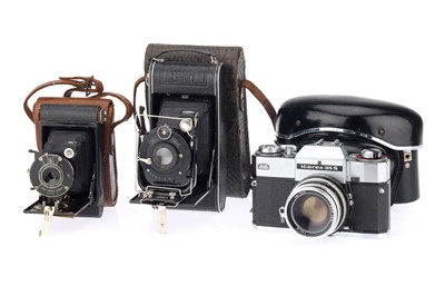 Lot 385 - Two Zeiss Ikon Cameras and a Kodak Vest Pocket Folding Camera