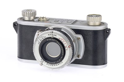 Lot 173 - A British Military Kodak 35 35mm Camera