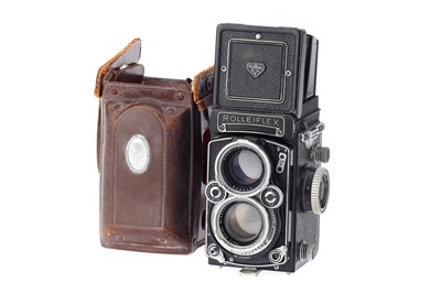 Lot 258 - A Rollei Rolleiflex 2.8 E2 Medium Format TLR Camera