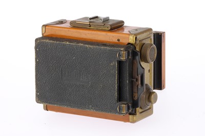 Lot 392 - An Ernemann Klapp Tropen Tropical Folding Strut Camera