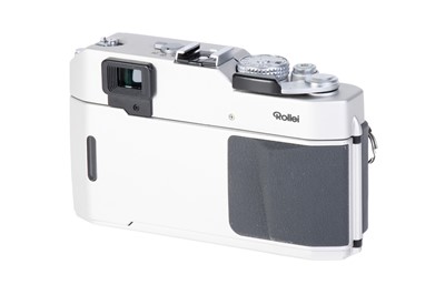 Lot 104 - A Rollei 35RF Rangefinder Camera