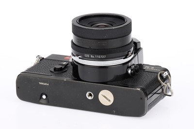 Lot 37 - A Leitz Portugal Leica R3 Electronic SLR 35mm Film Camera