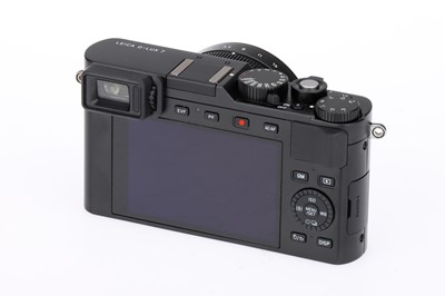 COMPACT CAMERA, Leica D-Lux 7, with accessories. Photo, Cameras & Lenses -  Cameras & accessories - Auctionet
