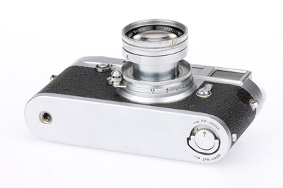 Lot 13 - A Leica M2 Rangefinder Camera