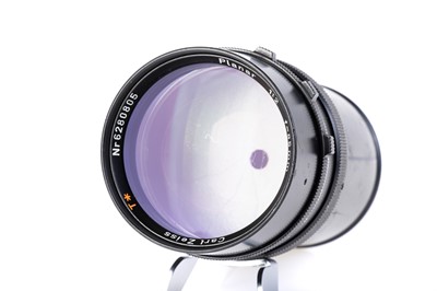 Lot 357 - A Carl Zeiss Planar T* f/2 85mm Lens