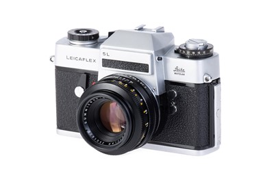 Lot 48 - A Leica Leicaflex SL SLR Camera Outfit