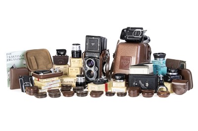 Lot 203 - A Selection of Rolleiflex Accessories