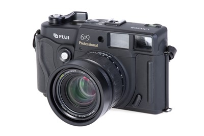Lot 170 - A Fuji GW690III Professional Medium Format Rangefinder Camera