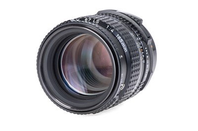 Lot 184 - A Pentax 67II Medium Format Camera Outfit