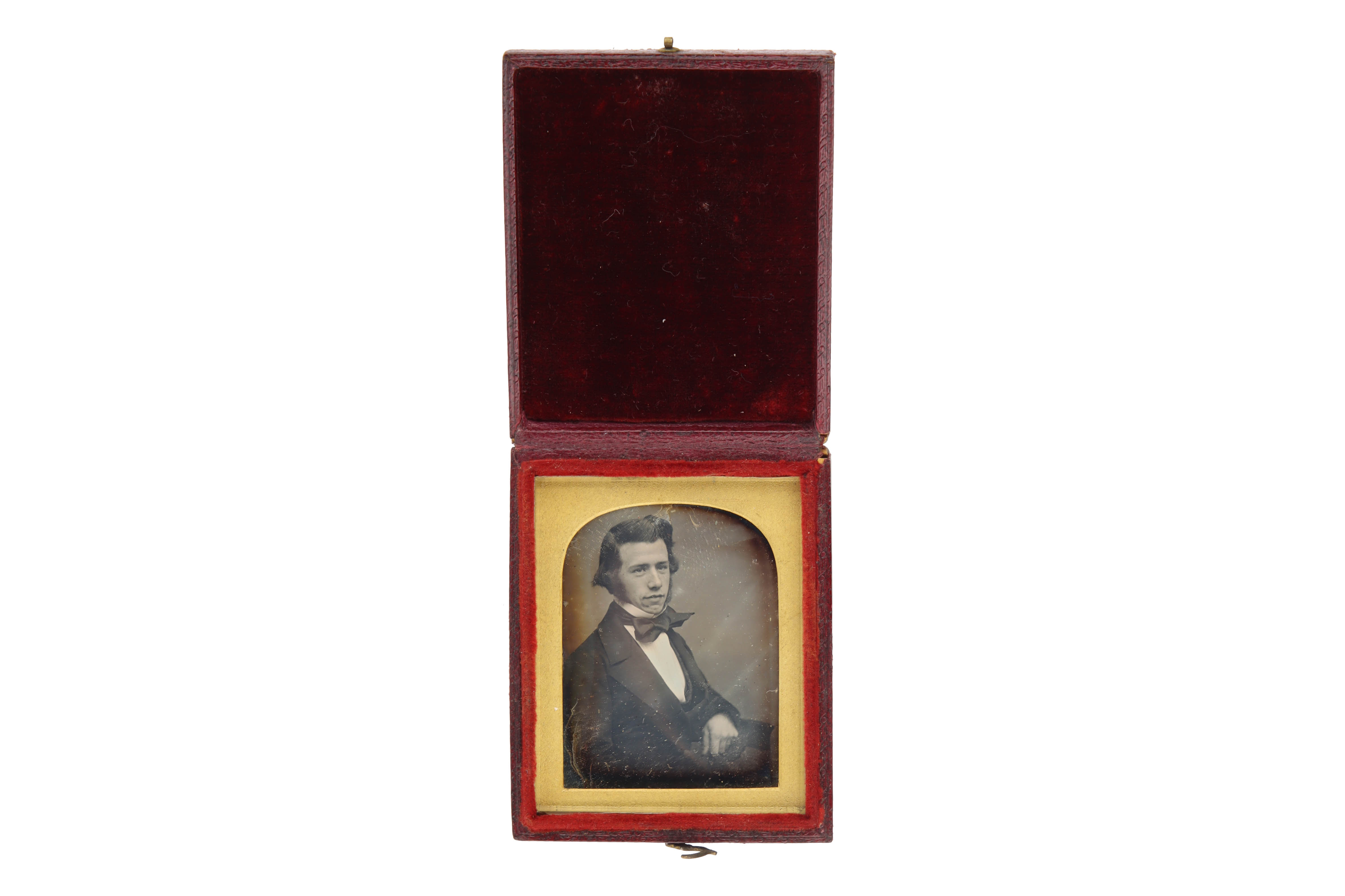 Lot 273 - A Collection of 6 Cased Daguerreotype