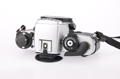 Lot 34 - A Leica R5 35mm SLR Camera