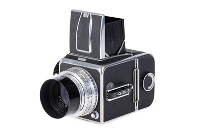 Lot 152 - A Hasselblad 1000F Medium Format SLR Camera