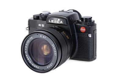 Lot 52 - A Leica R5 SLR Camera