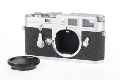Lot 6 - A Leica M3 Rangefinder Camera Body