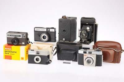 Lot 263 - A Selection of Various Cameras