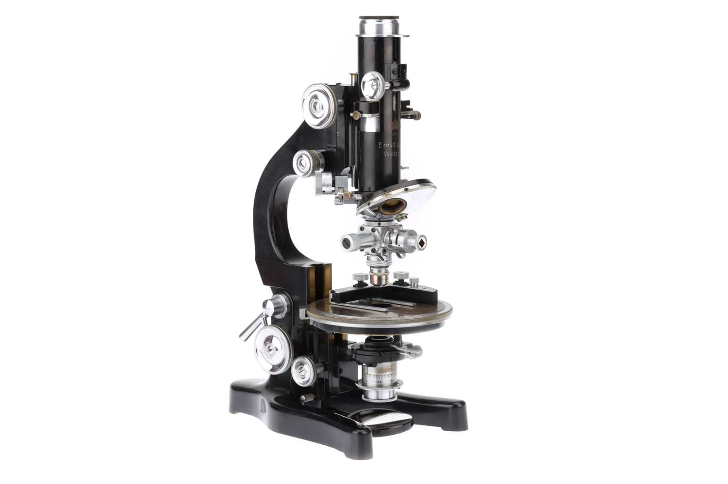 Lot 4 - An Important Leitz AM Petrological Microscope