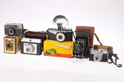 Lot 265 - A Selection of Various Cameras