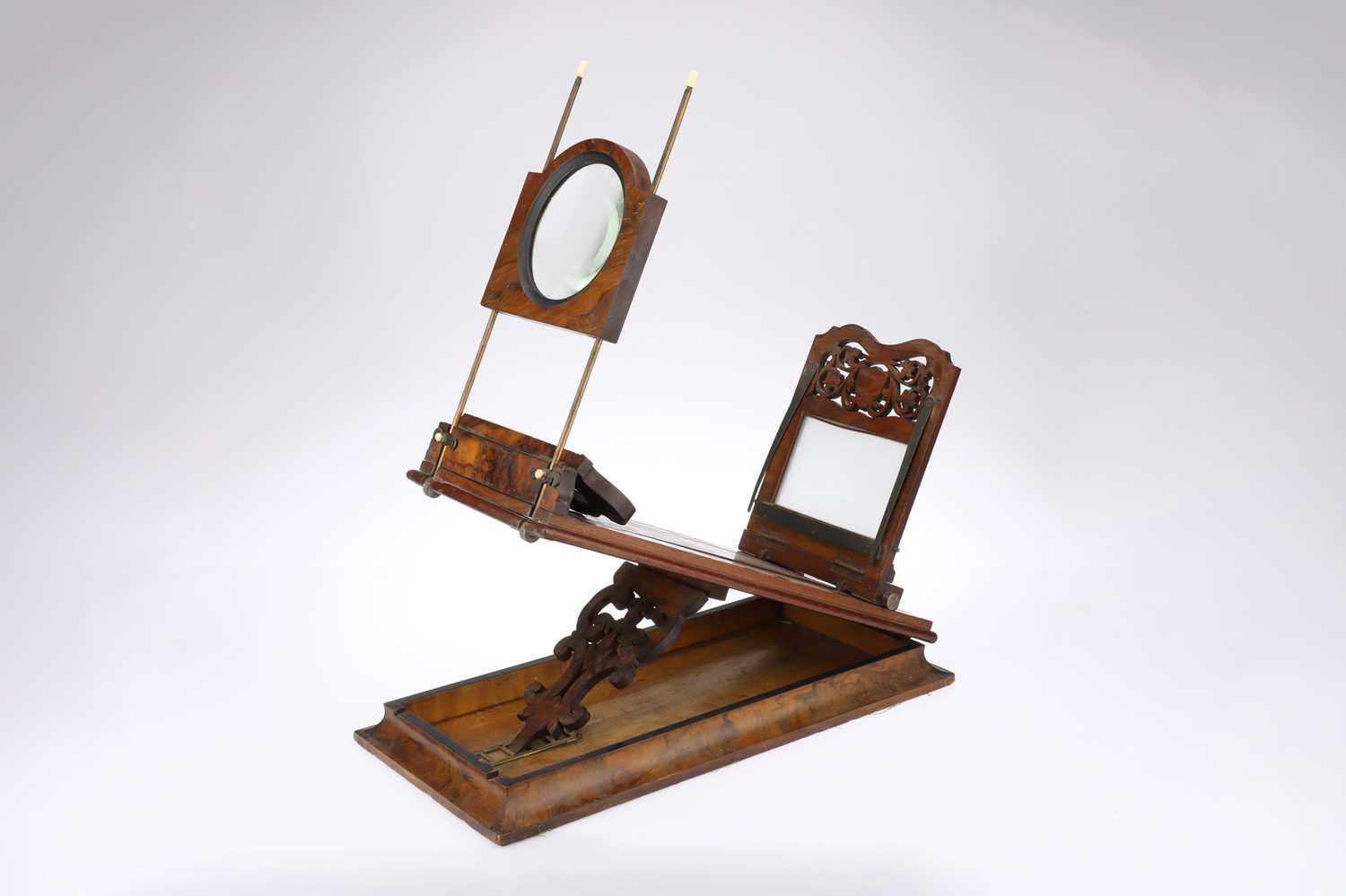 Lot 375 - A Large Stereo Graphoscope,