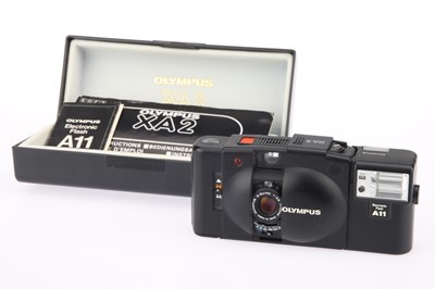 Lot 186 - An Olympus XA2 Compact Camera