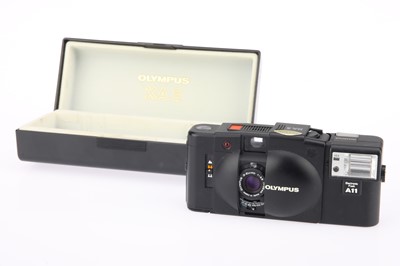 Lot 188 - An Olympus XA2 Compact Camera