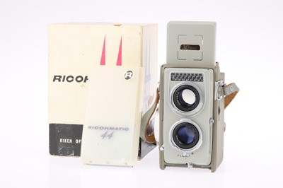 Lot 237 - A Ricoh Ricohmatic 44 TLR Medium Format Camera