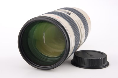 Lot 298 - A Canon EF f/2.8 L 70-200mm IS USM Zoom Lens