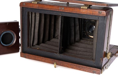 Lot 309 - An Unmarked Mahogany & Brass Stereo Camera