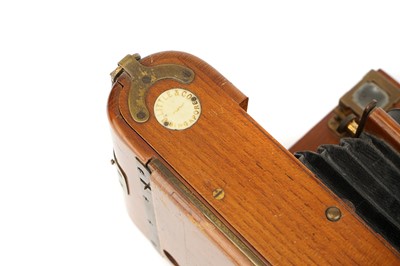 Lot 436 - A J. Little & Co. Singapore Mahogany Dayspool Camera