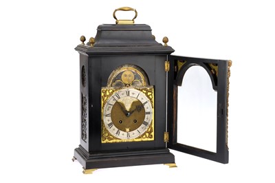 Lot 485 - A Fine 18th Century Inverted Bell Top Bracket Clock