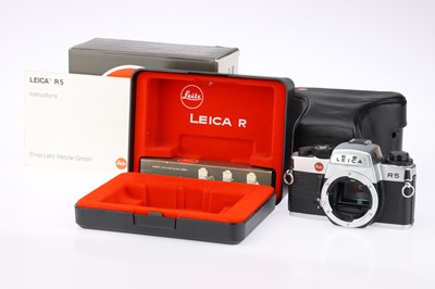 Lot 46 - A Leica R5 SLR Camera Body