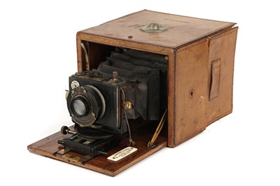 Lot 439 - A J. Robinson & Sons 'The Pullman' Detective Camera