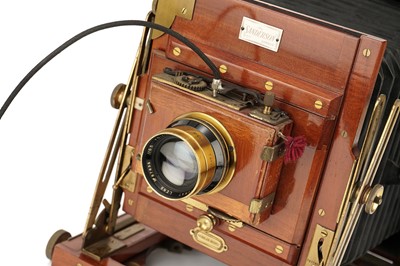 Lot 443 - A Sanderson 'Regular Model' Half Plate Mahogany Field Camera