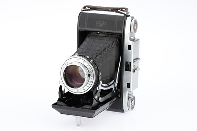 Lot 213 - A Zeiss Ikon Ikonta M 524/2 Medium Format Folding Camera