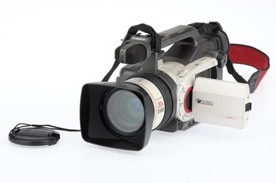 Lot 670 - A Canon XM1 Video Camcorder