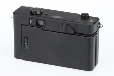 Lot 151 - A Voigtlander VF35 F 35mm Compact Rangefinder Camera