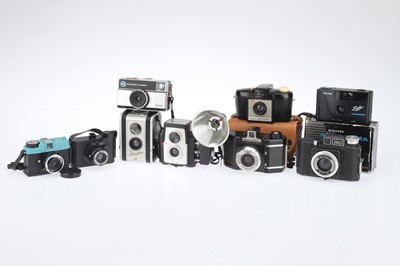 Lot 316 - A Mixed Selection of Cameras