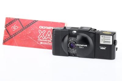 Lot 194 - An Olympus XA1 35mm Compact Camera