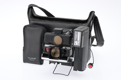 Lot 230 - A Polaroid SX-70 Land Camera Sonar AutoFocus Outfit
