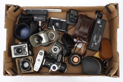 Lot 424 - A Good Mixed Collection of Cameras