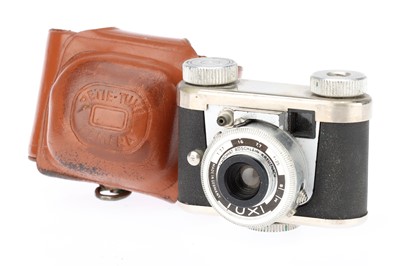 Lot 250 - A Kunic Walter Tuxi Subminiature Camera